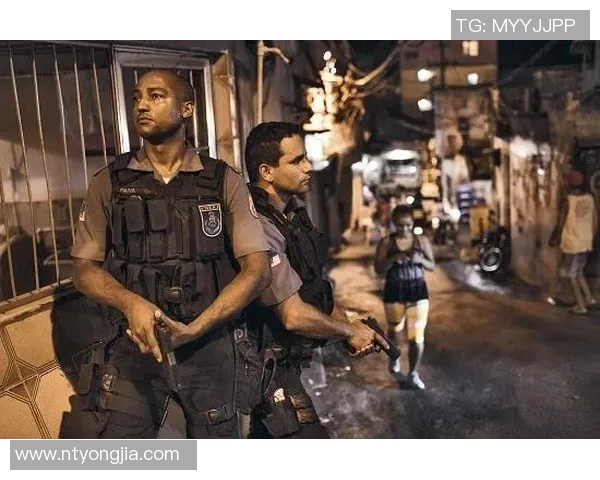 巴西毒贩与足球明星的惊人交集揭示了社会阴暗面与运动荣耀的对比